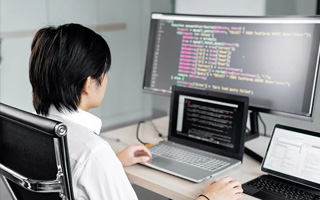 雅安 ,php声明和调用变量的符号是什么？